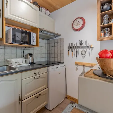 Clos Du Savoy - South Facing Balcony - Happy