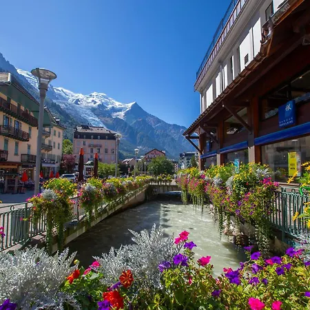 Clos Du Savoy - South Facing Balcony - Happy 公寓