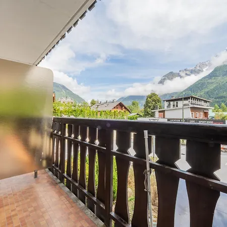 Clos Du Savoy - South Facing Balcony - Happy Chamonix