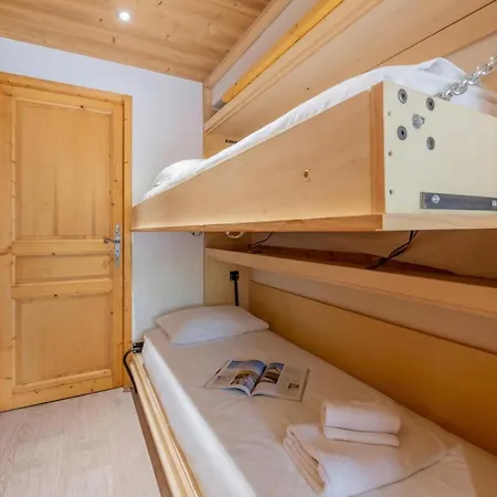 Clos Du Savoy - South Facing Balcony - Happy アパート