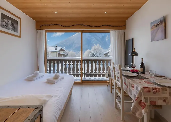 Clos Du Savoy - South Facing Balcony - Happy アパート *