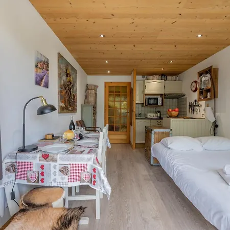 Clos Du Savoy - South Facing Balcony - Happy Apartman Chamonix