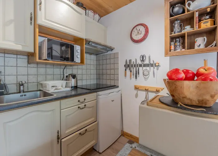 Clos Du Savoy - South Facing Balcony - Happy Apartment